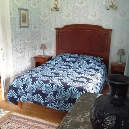 E Andre Le Domaine Des Jardins De Bracquetuit