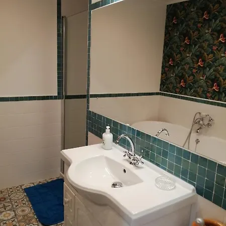 E André Le Domaine Des Jardins De Bed and breakfast Bracquetuit